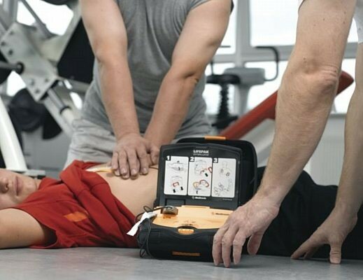 Defibrillatori, cosa sono e come funzionano? Intervista al cardiologo adranita Dott. Giovanni Ricca